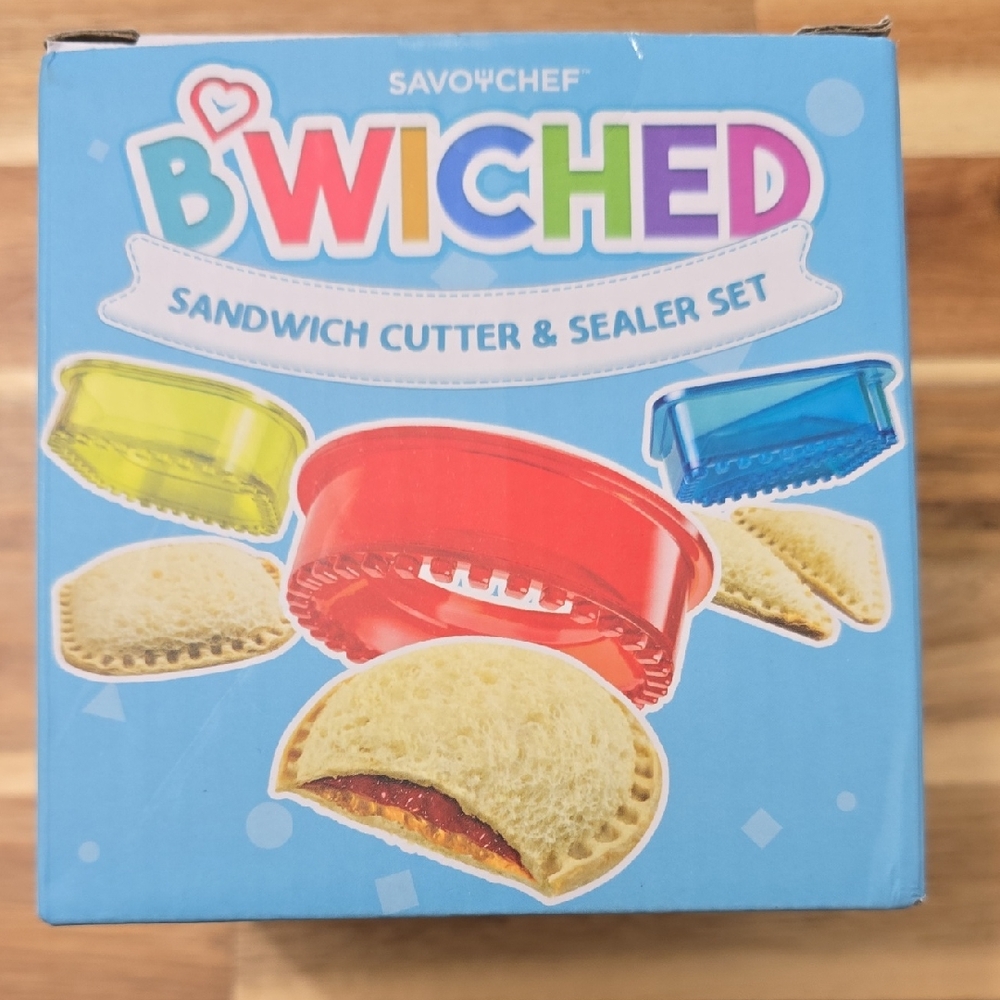 Sandwich Cutter & Sealer Set - LIKE NEW